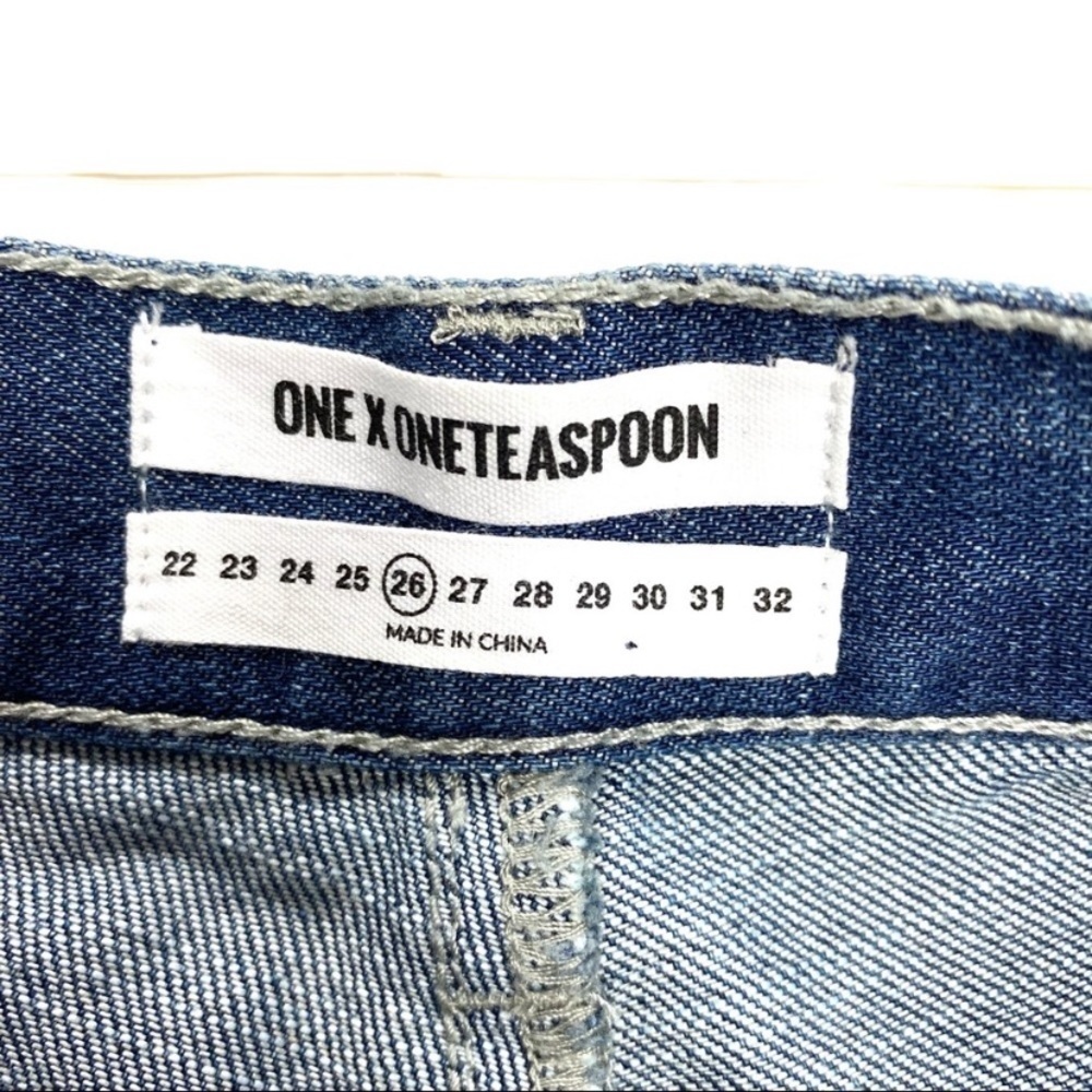 ONE Teaspoon High Rise Distressed Front Step Hem Denim Shorts Medium Wash Sz 26 - Picture 5 of 9